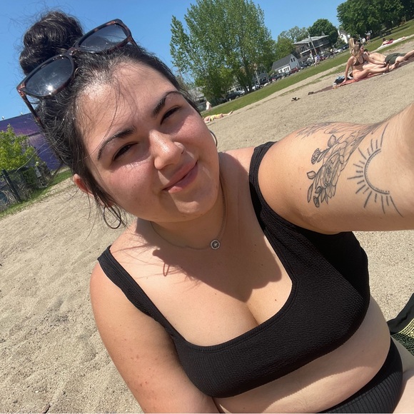 Meet your Posher, Samantha - Picture 1 of 1